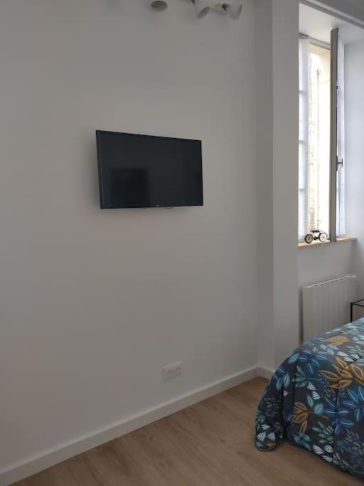 Appartement Avec Parking Prive Saumur Bagian luar foto