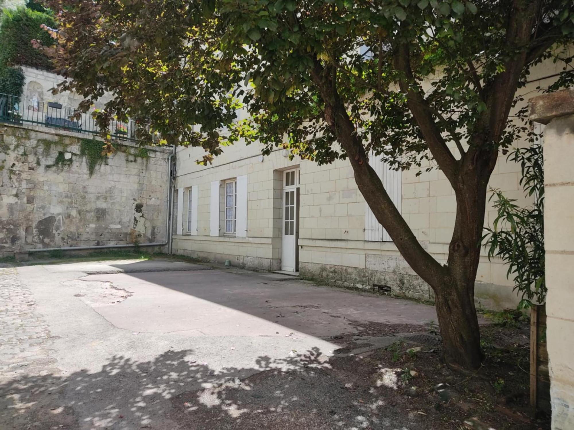 Appartement Avec Parking Prive Saumur Bagian luar foto
